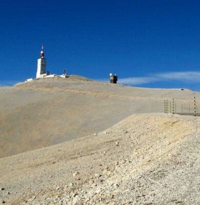 De top van de Mont Ventoux De top van de Mont Ventoux