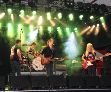 Exploding Pudding Dicky Woodstock 2015