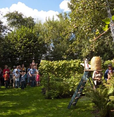 toeschouwers op veilige afstand