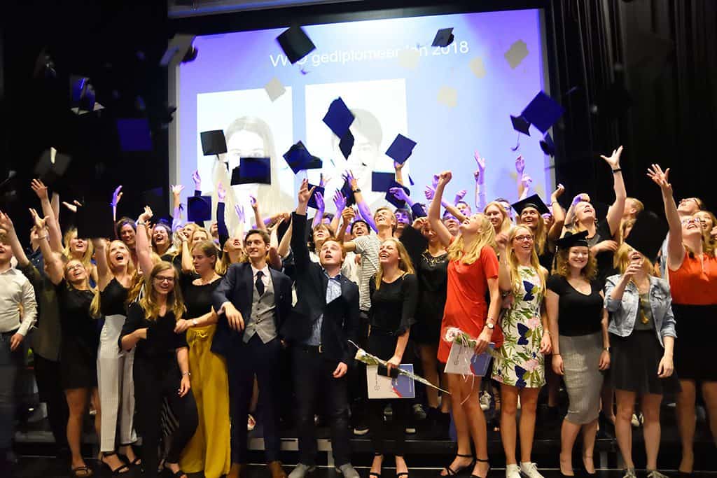 Acht leerlingen RSG Tromp Meesters slagen cum laude