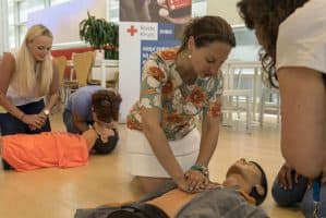 Rode-Kruis-EHBO-cursus-met-reanimatie-1030x687