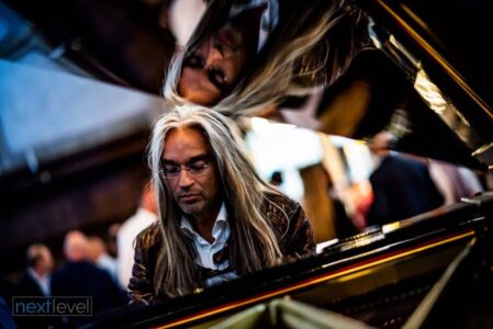 Klokkenstoelconcert Jan Vayne Wanneperveen