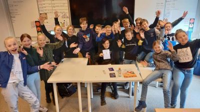 Winnaar Robin Klaver met zijn klaskopie Winnaar Robin Klaver met zijn klaskopie