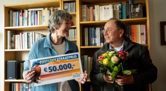 Ietje-en-Walter-winnen-50.000-euro-en-gloednieuwe-auto-bij-de-Postcode-Loterij- Ietje-en-Walter-winnen-50.000-euro-en-gloednieuwe-auto-bij-de-Postcode-Loterij-