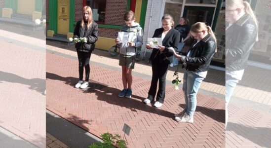 Stilstaan bij Stolpersteine Stilstaan bij Stolpersteine