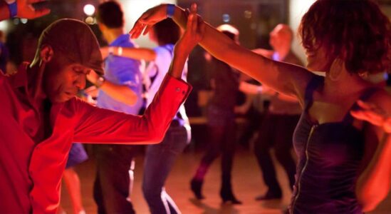 salsa-dansen-sfeer salsa-dansen-sfeer