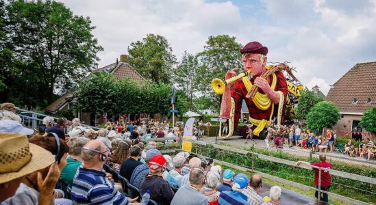 COV_Bloemencorso 2022_Middagcorso_HR-3852