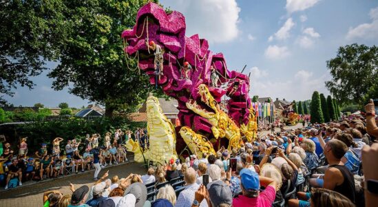COV_Bloemencorso 2022_Middagcorso_HR-3472