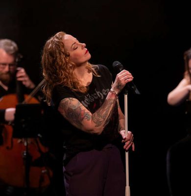 podiumfoto 1 - Anneke van Giersbergen - Heavy strings © Bullet-ray