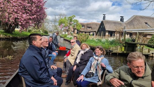 College op bezoek in Dwarsgracht