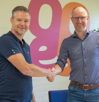 Arjen Mol, directeur NoordWestGroep (links), Johannes Terpstra, Programmaleider Duurzaam gemeente Steenwijkerland. Fotografie Erik Smeele
