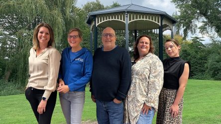 Op de foto De initiatiefnemers vlnr: Nynke Ensing, Paula Bierma, Dirk Brans, Riane van t’Veld en Manon Bakker niet op de foto Leanne Kruizinga