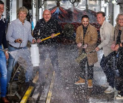 De organisatie van het Werkfestival. Vlnr Theo Bouius, Ronald Visser, Han Evers, Duncan Winton, Arjan Stroeve en Tineke Knorren. ‘De sollicitatie-wasstraat is een ludiek onderdeel, maar wel met een serieuze ondertoon.’ Foto: Wilbert Bijzitter