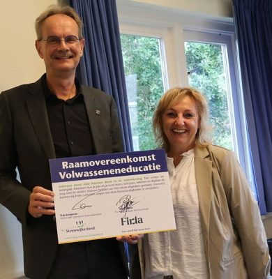 Ondertekening gemeente en Firda over volwasseneneducatie