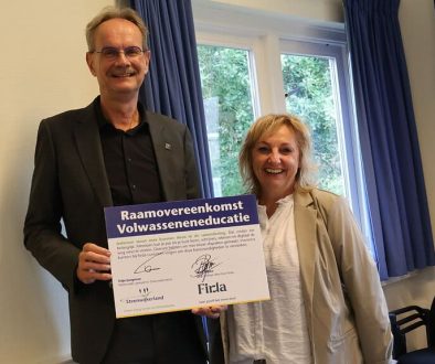 Ondertekening gemeente en Firda over volwasseneneducatie