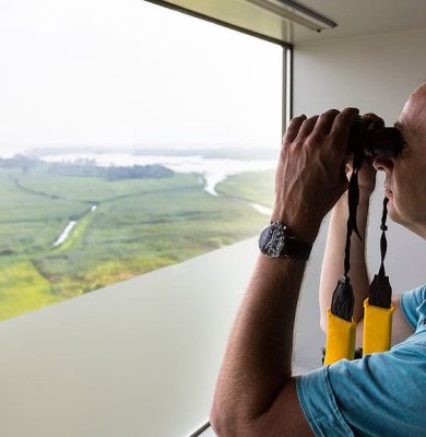 NAMO66899 Andries de la Lande Cremer man verrekijker uitzicht