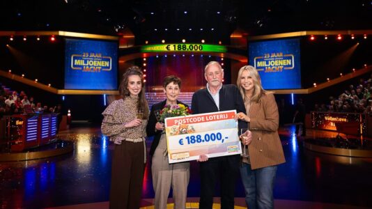 Evert wint bij Postcode Loterij Miljoenenjacht Evert uit Vollenhove wint 188.000 euro bij Miljoenenjacht