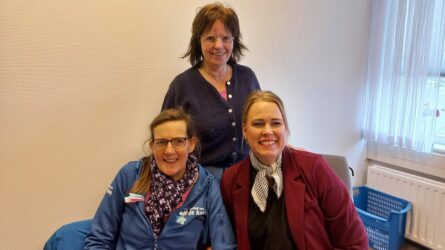 Paula Bierma (coördinator Mantelzorgnetwerk Steenwijkerland), Rika Roffelsen (coördinator Netwerk Dementie Drenthe en Netwerk Dementie Steenwijkerland) en Ilona Luten (maatschappelijk werker Noorderboog)