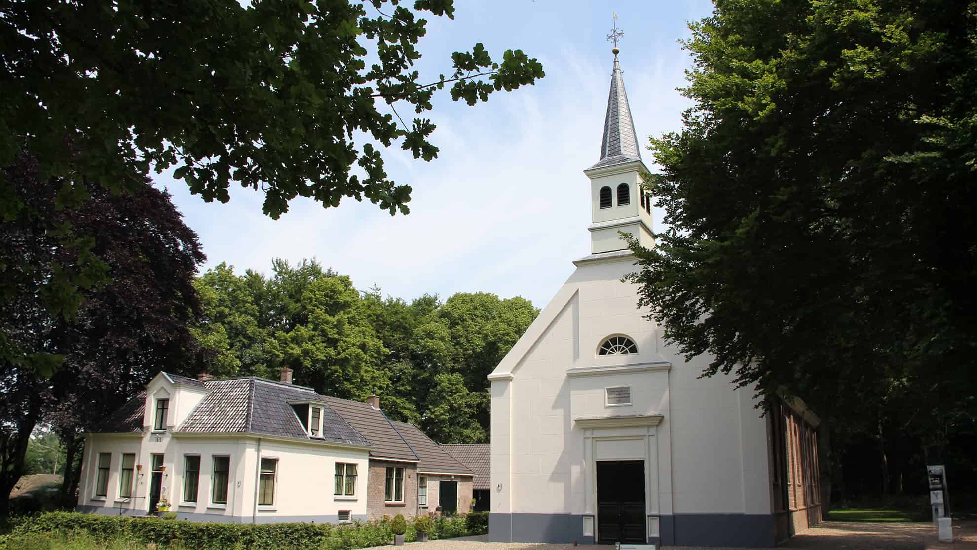 KOLONIEKERKJE EN PASTORIE KvW