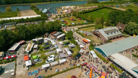 (c) Vollenhove Van Boven