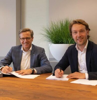 Ondertekening Intentieovereenkomst Oldemarkt - foto aangeleverd Ondertekening Intentieovereenkomst Oldemarkt - foto aangeleverd
