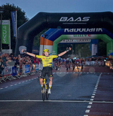 Edoardo Affini de winnaar Spektakel van Steenwijk - foto Wim Echten