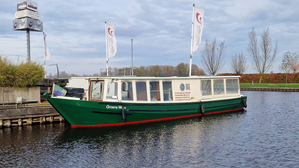De Groene Wens weer als nieuw na groot onderhoud door vrijwilligers in het water bij Vrijon - foto aangeleverd