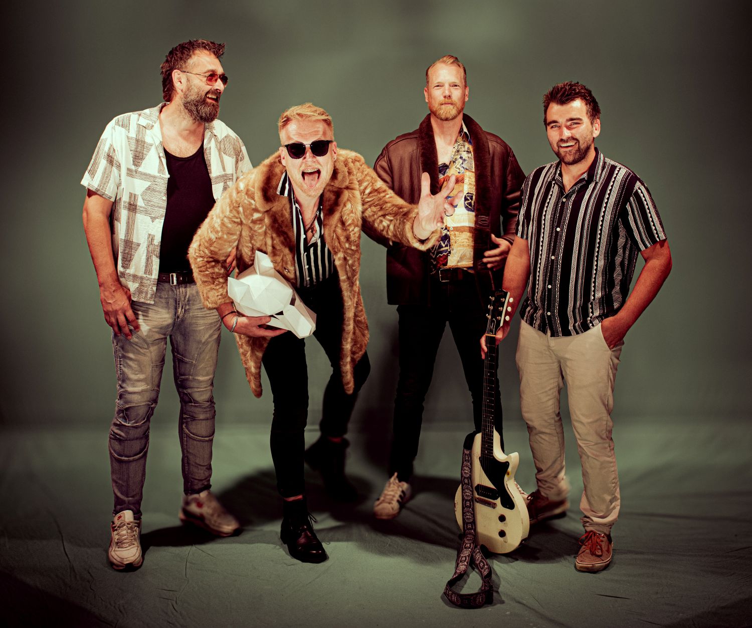 The Moonshine Ramblers en Green Cadillac samen op het podium tijdens DYKA Live in het Park