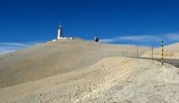 De top van de Mont Ventoux