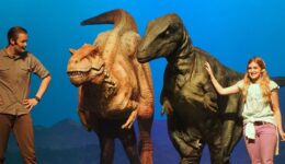 Lex Tyrannosarus Rex Velociraptor Saartje (Michel van 't Ende Producties)_web
