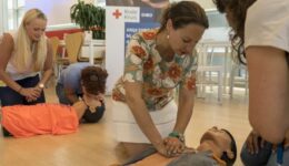 Rode-Kruis-EHBO-cursus-met-reanimatie-1030x687