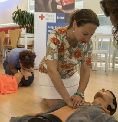 Rode-Kruis-EHBO-cursus-met-reanimatie-1030x687