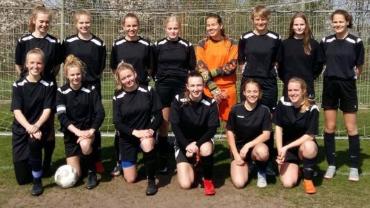 190412_damesteam_voetbal_RSG_schrijft_geschiedenis2