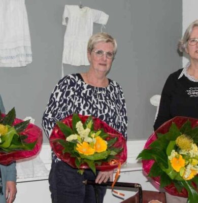 3 dames kledinggroep