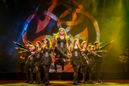 12-12-2019 Rythm of the Dance c Wim Lanser scenefoto 1_web