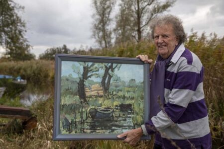 Jan Krikke met schilderij