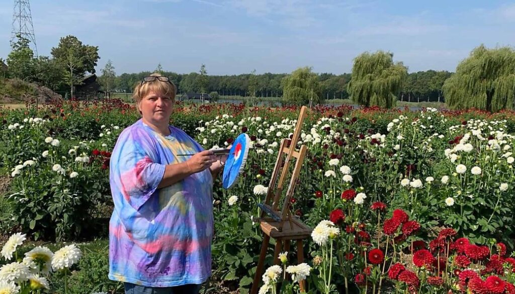 Riek Van de Bor schildert