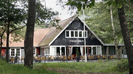 Hotel-en-vakantiehuizen-Landgoed-Fredeshiem-De-Bult-Steenwijk