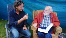 2._Oud_winnaar_Henk_Ruiter_l_en_titelopvolger_Harm_Piek_r_in_gesprek