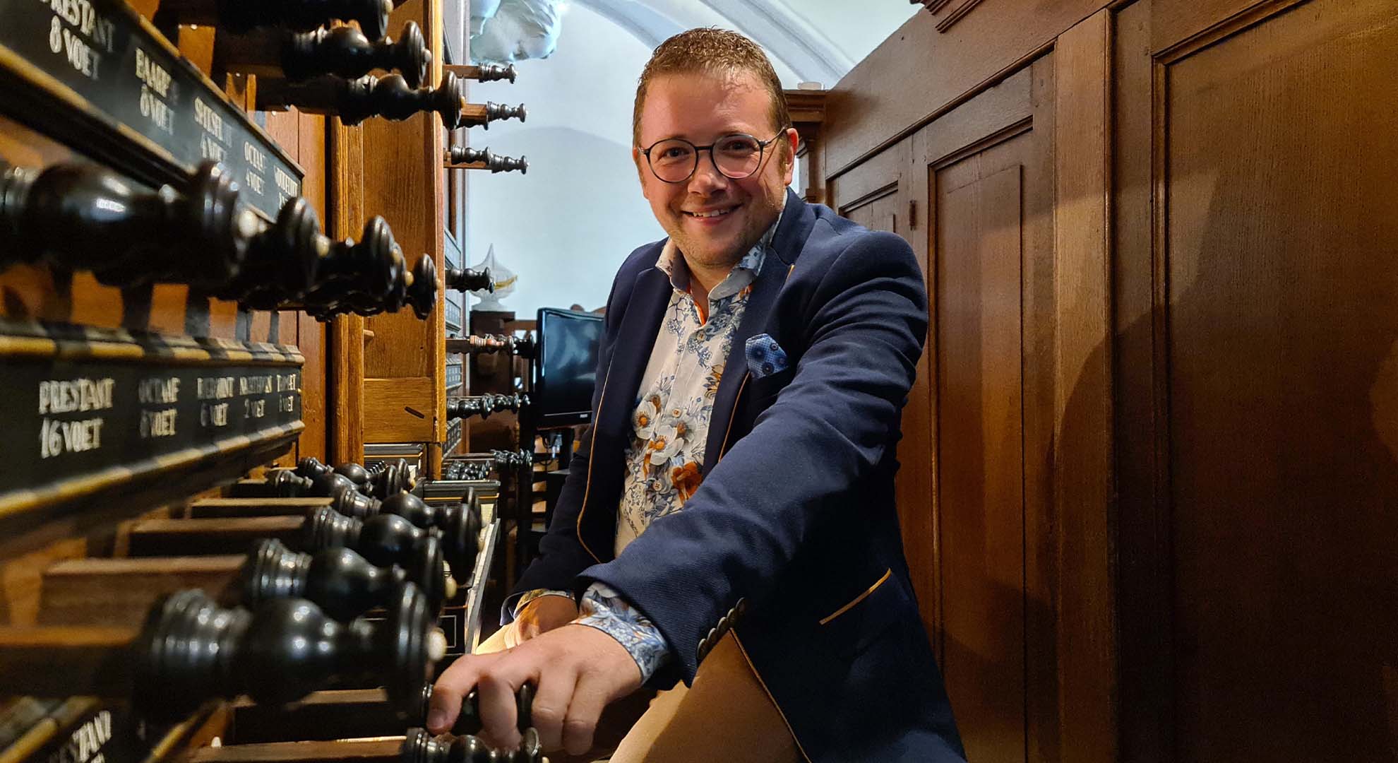 Op de foto: organist Minne Veldman (foto: Mirna Veldman)
