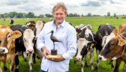 Uitreiking Goude Grutto aan Klaas de Lange foto Fred van Diem