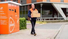 pakket-en-briefautomaat-bezorger