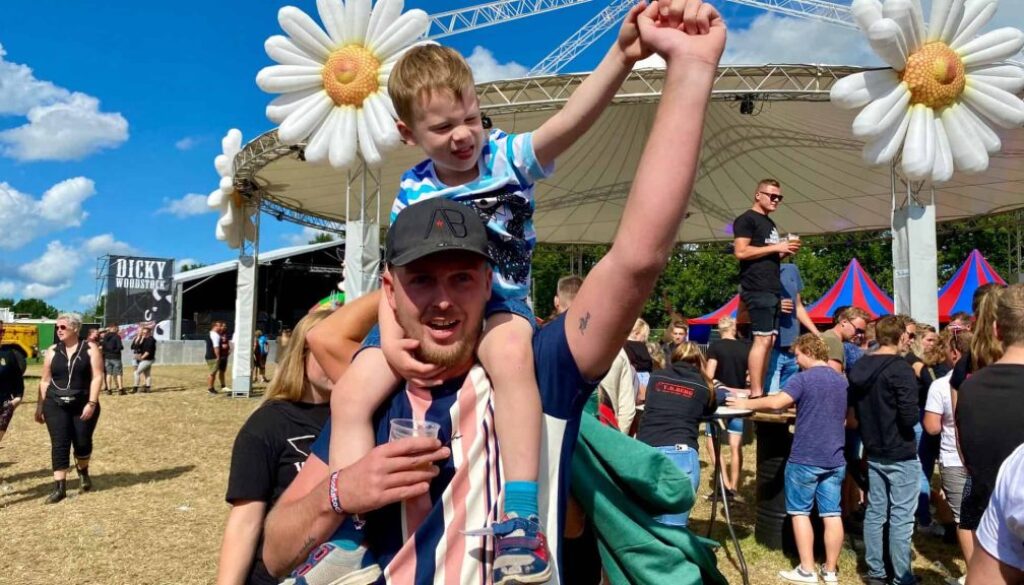 Het is feest voor alle leeftijden op het festivalterrein bij Steenwijkerwold