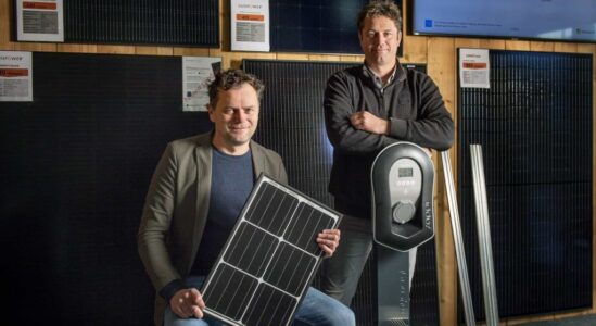 Foto Besparen in de Kop - Jan van der Kamp (BespaarPartner) en Jurgen Kok (Kok Isoleren) – Foto Martine Sprangers
