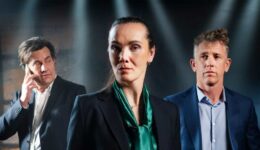 Momentum_Korthals Stuurman Theaterproducties_foto Piek_liggend