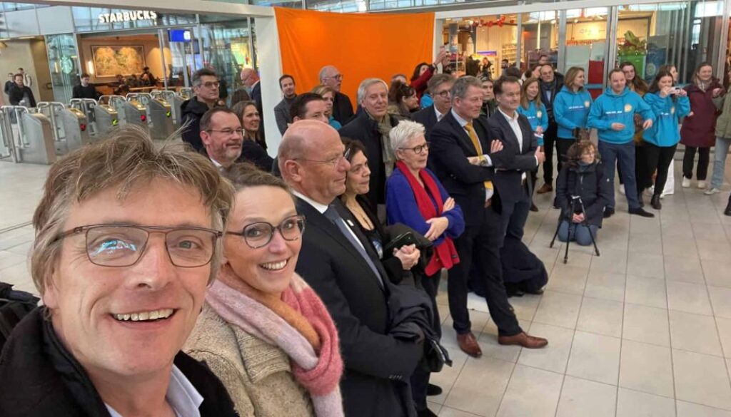 Foto WDODelta - Dijkgraaf Dirk-Siert Schoonman van Waterschap Drents Overijsselse Delta was één van de aanwezige bestuurders bij de lancering van de landelijke campagne voor de Waterschapsverkiezingen_