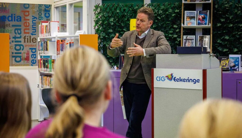 Gastcollege burgemeester Rob Bats - foto aangeleverd