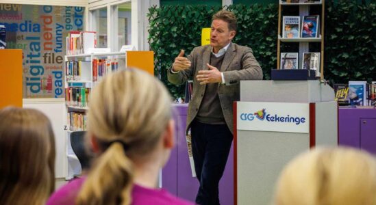 Gastcollege burgemeester Rob Bats - foto aangeleverd