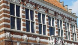 Raadhuis Vollenhove - rijkversierde gevel