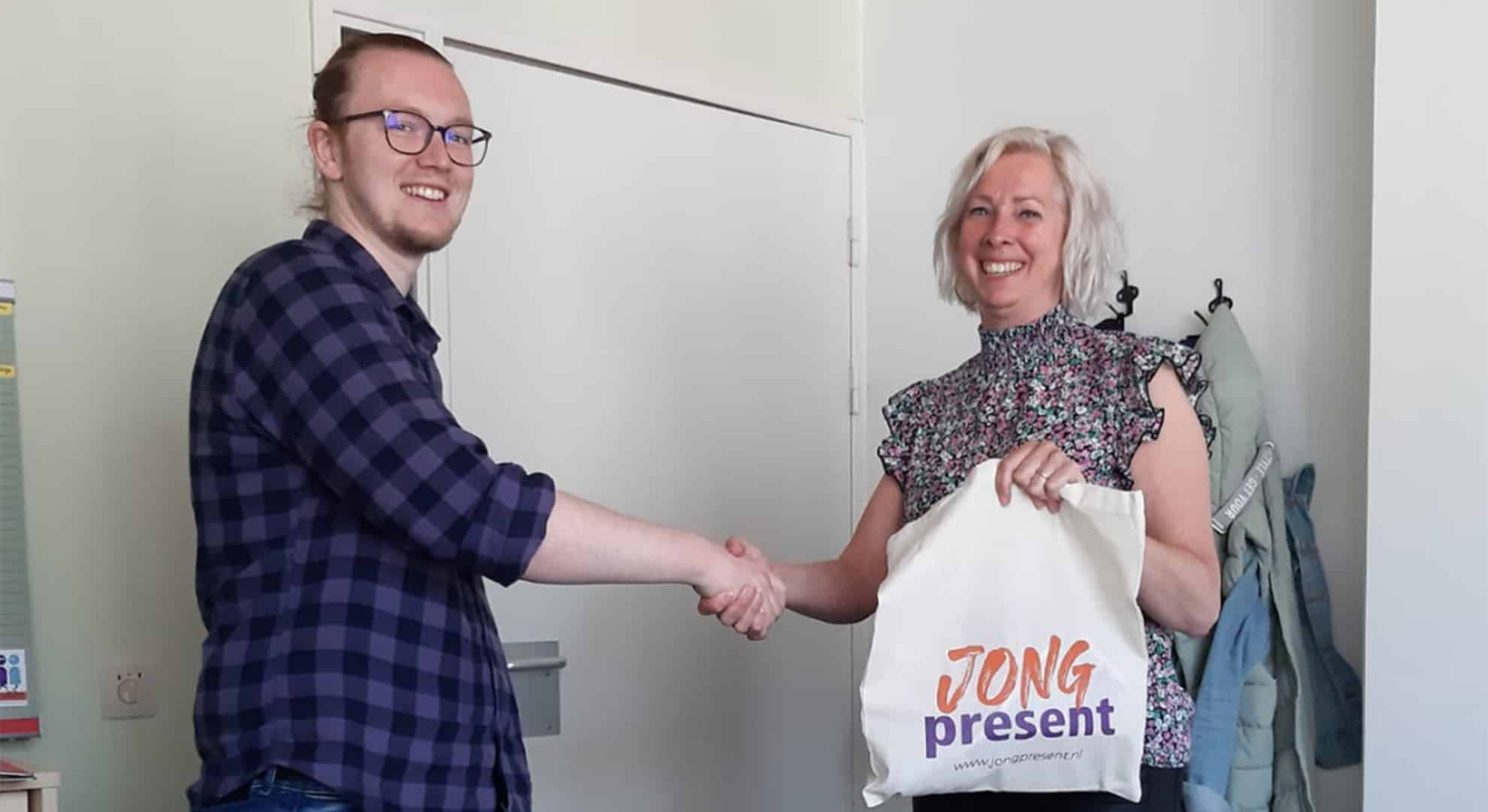 Kopie van Jong Present krant